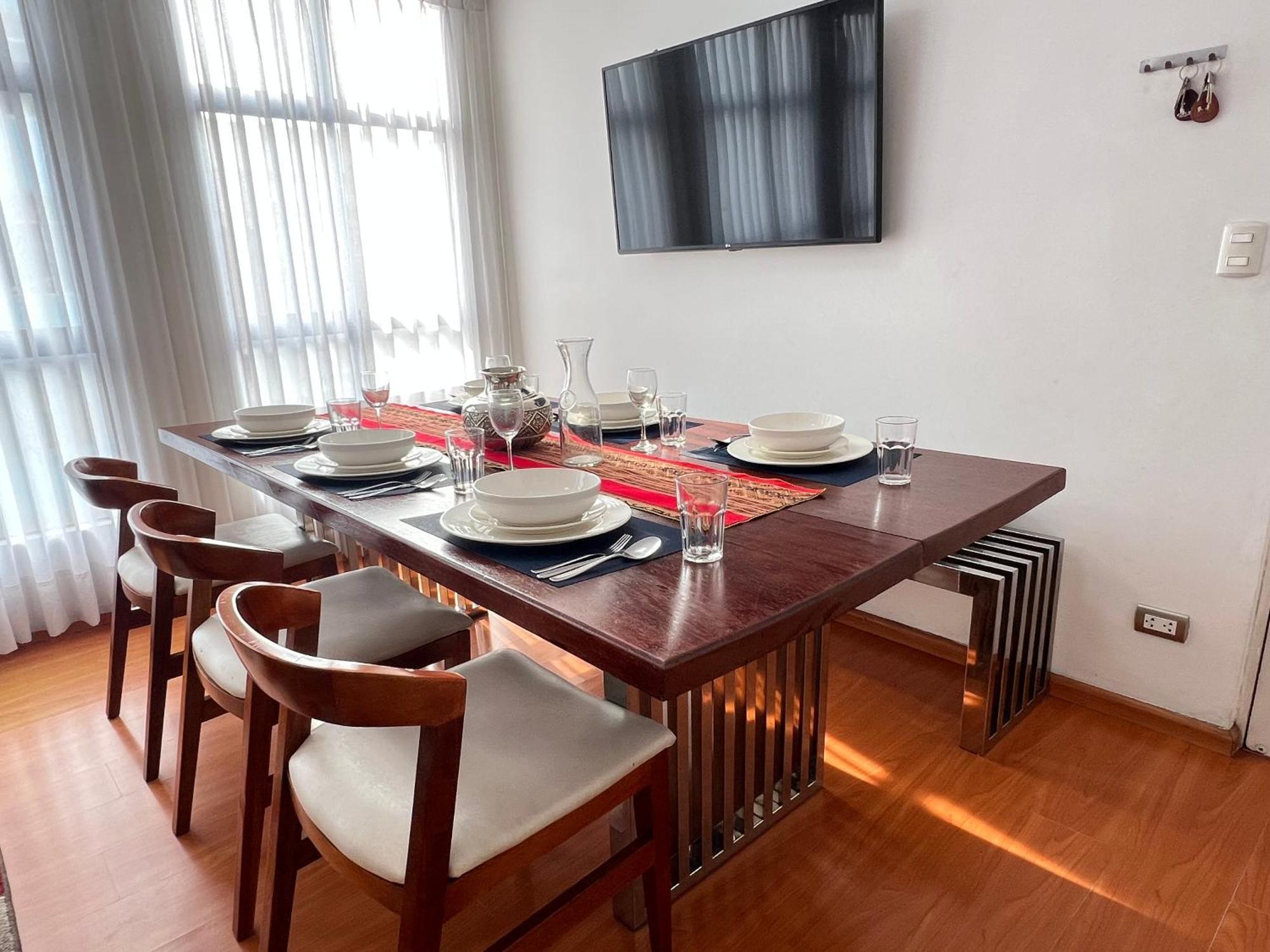 Downtown Lima Apt With May Promo Book & Save Big Zewnętrze zdjęcie