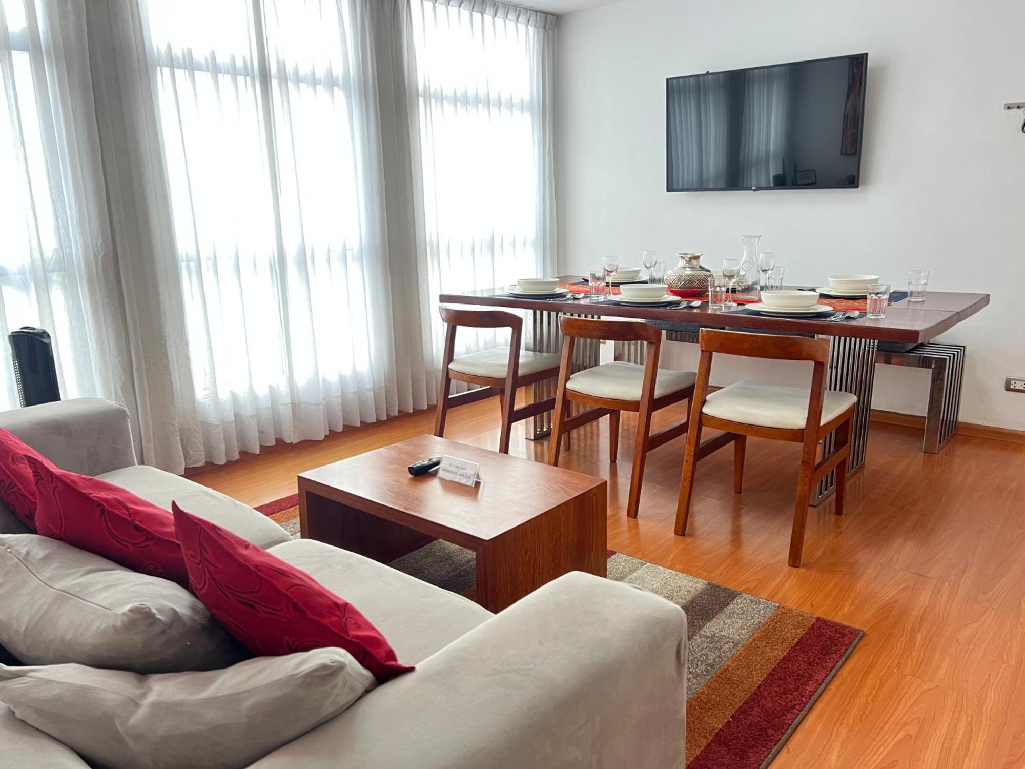 Downtown Lima Apt With May Promo Book & Save Big Zewnętrze zdjęcie