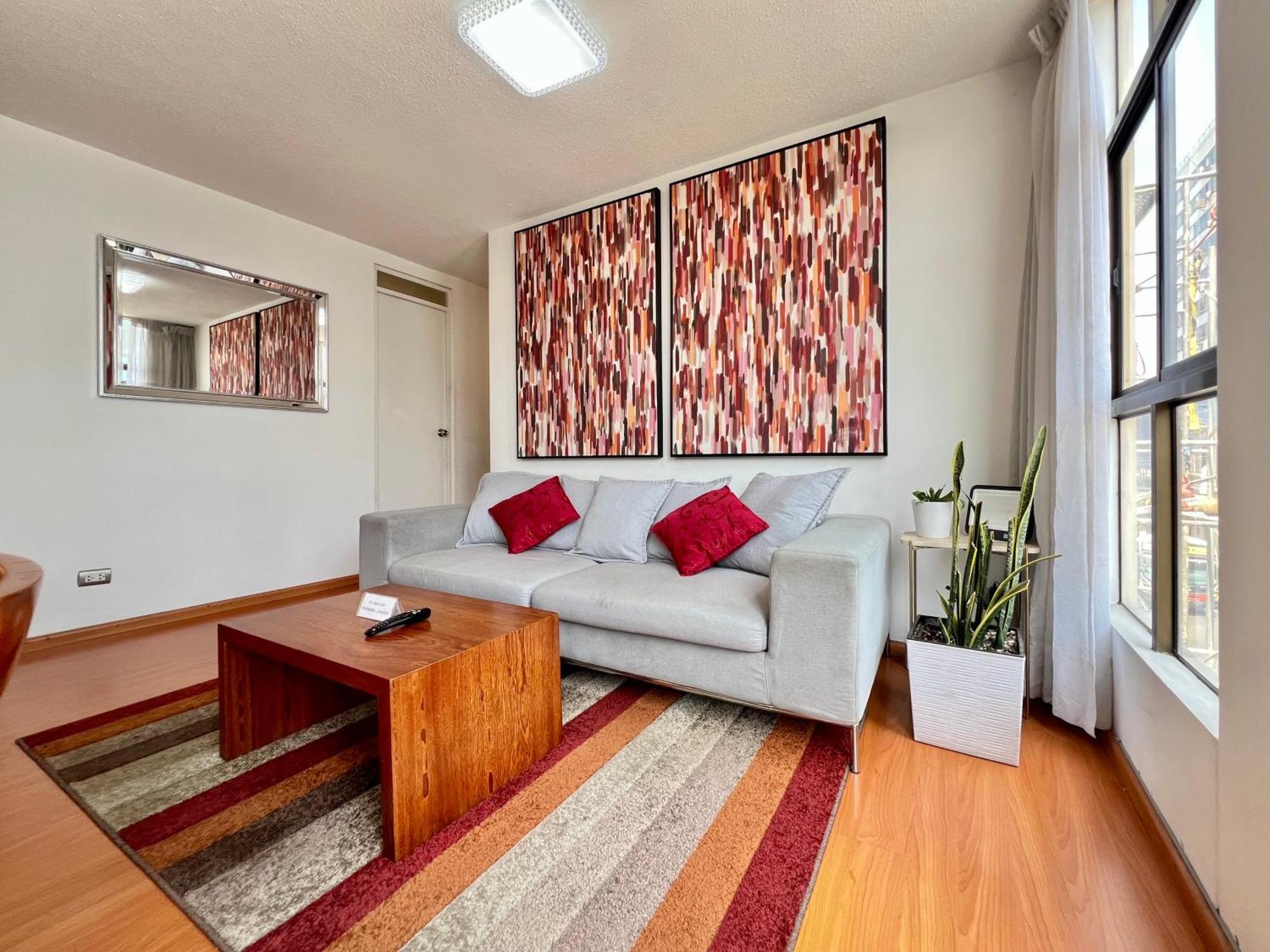 Downtown Lima Apt With May Promo Book & Save Big Zewnętrze zdjęcie