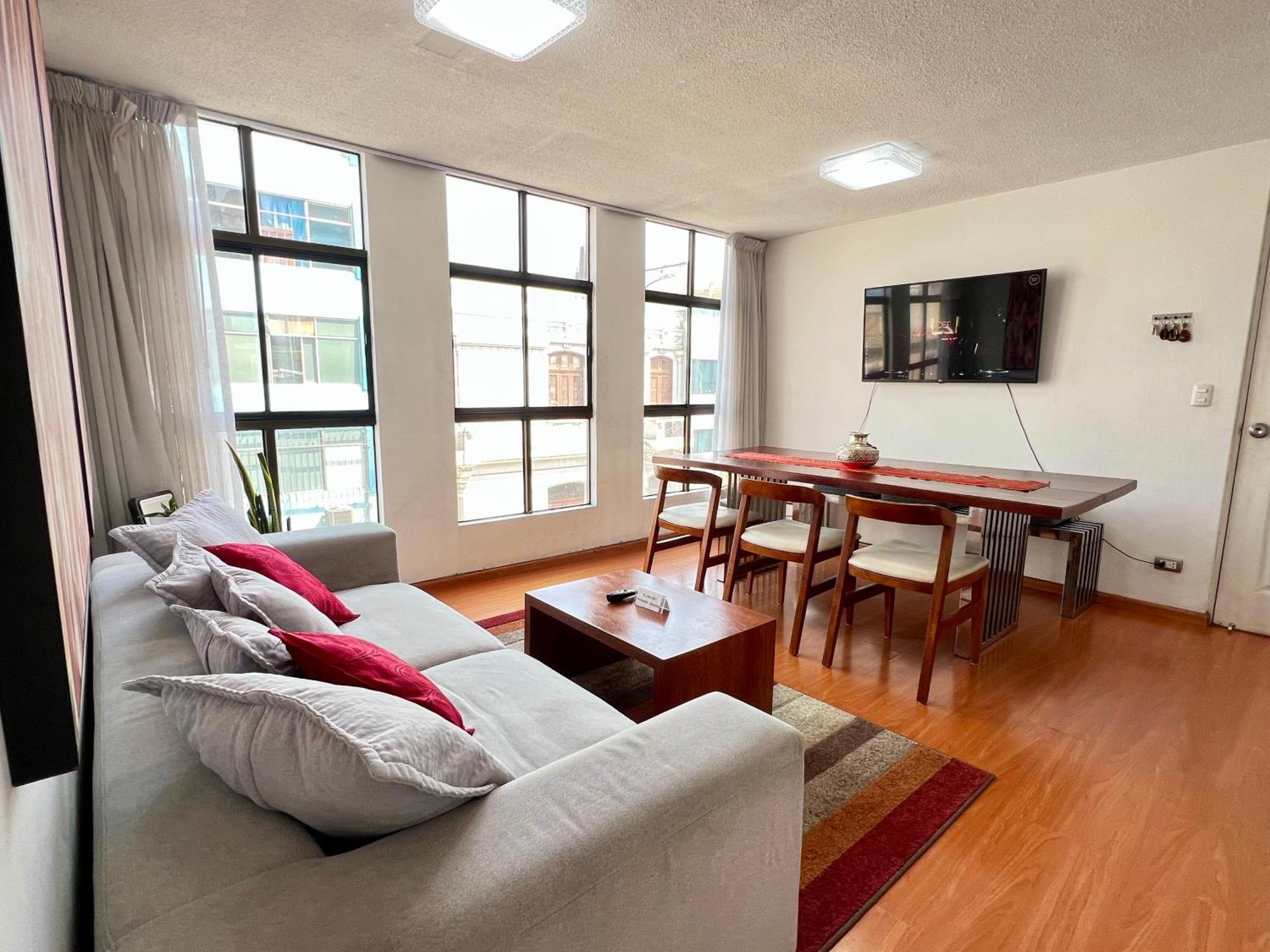 Downtown Lima Apt With May Promo Book & Save Big Zewnętrze zdjęcie